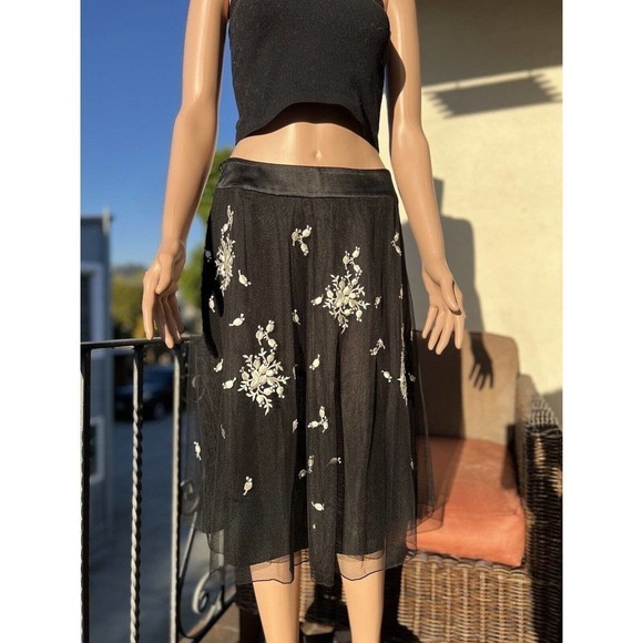 Ann Taylor Skirt 4 Black White Mesh Overlay Floral Midi Side Zip Lined A-Line - Picture 1 of 9